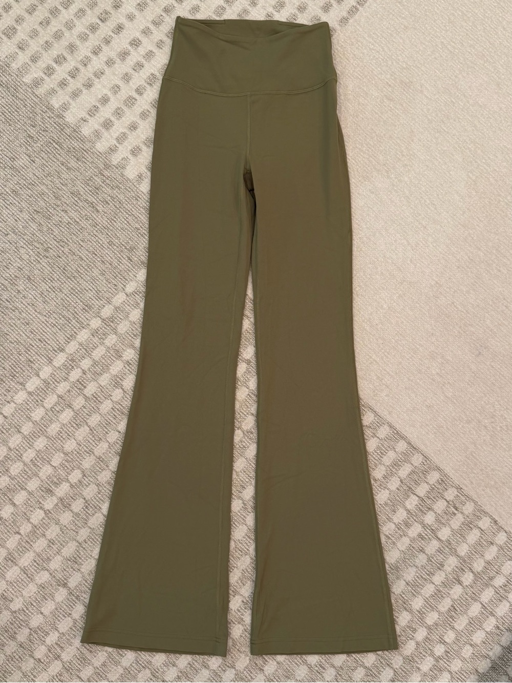 Lululemon Groove Super High Rise Flare Pant; size 4